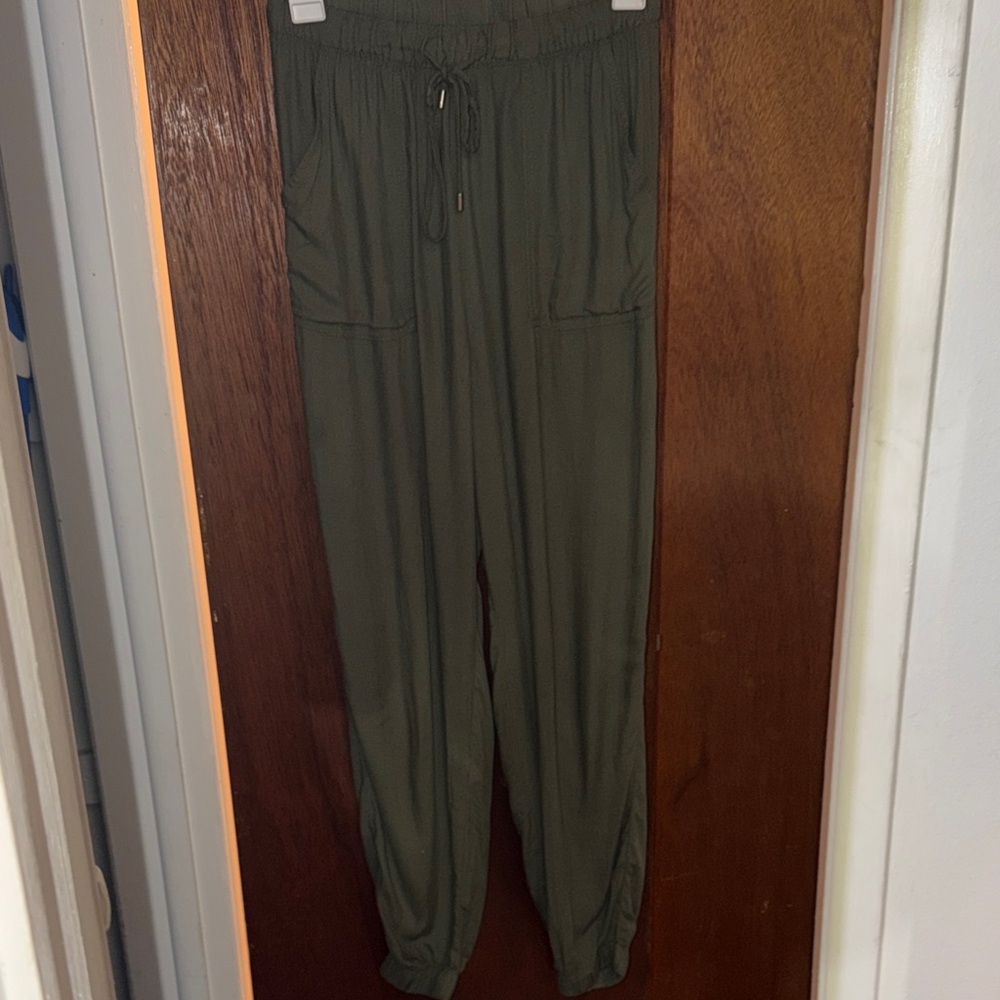 Divided by H&M Hunter Green Joggers – Size 4